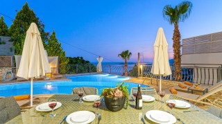 Villa Beyaz | Kalkan Kızıltaş’ta 5 Süit Odalı, Deniz Manzaralı Villa