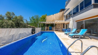 Villa Koybal | Kalkan İslamlar’da Korunaklı, Jakuzili Balayı Villası