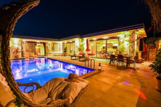 Villa Renk – Çocuk Oyun Parklı, Hobi Bahçeli, Eğlenceli Aile Villası