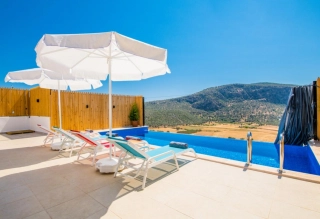 Villa Yazı 1 – Kalkan Ulugöl’de Korunaklı Havuzlu Aile ve Balayı Villa