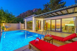 Villa Romeo – Kalkan Üzümlü Bölgesi’nde Romantik ve Konforlu Kaçamak