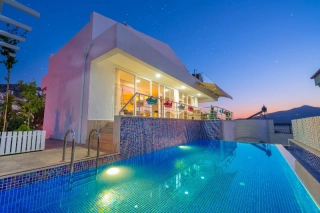 Villa Beyza | Kalkan Kışla’da Deniz Manzaralı, Özel Havuzlu Villa