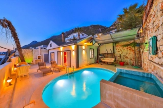 Villa Gusto 4 – Kalkan Kördere’de Korunaklı Havuzlu, Jakuzili Balayı