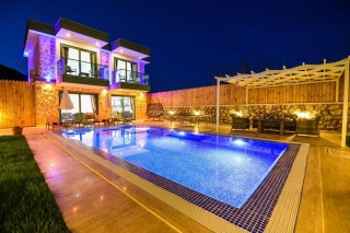 Villa Gamze Sarıbelen – Kalkan Bezirgan’da Jakuzili, Saunalı Villa