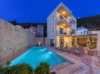 Villa Pearl – Kalkan Merkezde Konfor, Manzara ve Ulaşım Kolaylığı