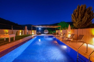 Villa Daffy – Kalkan Sarıbelen’de Korunaklı Havuzlu, Jakuzili 