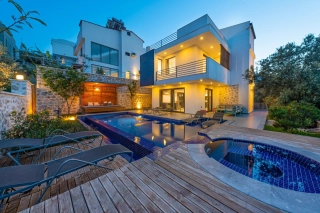 Villa Lalin | Kalkan Kalamar’da Jakuzili Özel Havuzlu Lüks Villa