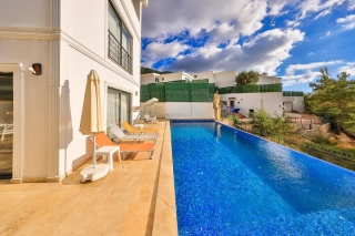 Villa Palmiye İslamlar | Kalkan’da Kapalı Havuzlu Lüks Villa