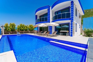  Villa Palmira – Sarıbelen’de Korunaklı, Jakuzili Muhafazakâr Tatil Vi