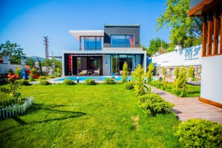Villa Desen – Kalkan Sarıbelen’de Dış Mutfaklı,Jakuzili Balayı Villası