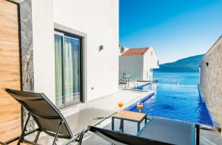 Villa Deida | Kalkan Kalamar’da Deniz Manzaralı, Jakuzili Villa