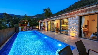 Villa Solis – Kalkan İslamlar’da Jakuzili, Korunaklı Özel Havuzlu