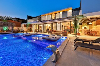 Villa Glorious – Kalkan’da Lüks ve Huzurlu Bir Kaçış