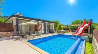 Villa Hisar – Kalkan Sarıbelen’de Korunaklı, Jakuzili, 4 Kişilik Villa