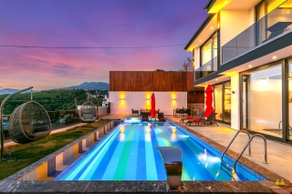 Villa Asyamore | Kalkan Akbel’de Kapalı Havuzlu, Jakuzili & Saunalı 