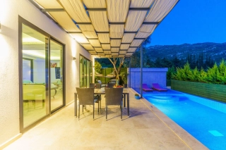 Villa Leonardo – İslamlar’da Korunaklı, Jakuzili ve Isıtmalı Havuzlu