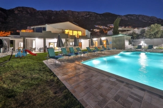 Villa Orion House | Tenis Kortlu, Hamam & Saunalı Süper Lüks Villa 