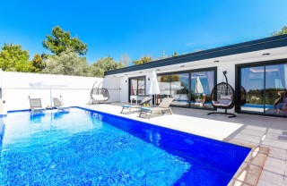 Villa Buse Üzümlü – Kalkan Üzümlü’de , Korunaklı Balayı Villası