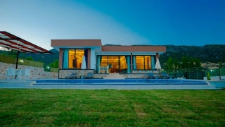 Villa Ernez | Kalkan Sarıbelen’de Korunaklı Özel Havuzlu Balayı Villas