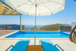 Villa Manzara Akbel | Kalkan Akbel’de Jakuzili, Deniz Manzaralı Villa