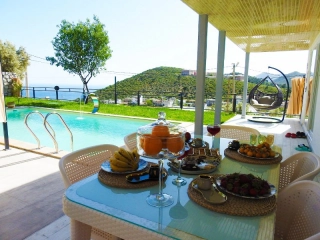 Villa Smyrna | Kalkan Akbel’de Deniz ve Doğa Manzaralı, Özel Havuzlu 
