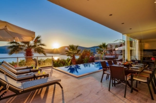 Villa Bay View: Eşsiz Deniz Manzaralı Lüks Tatil Villası 