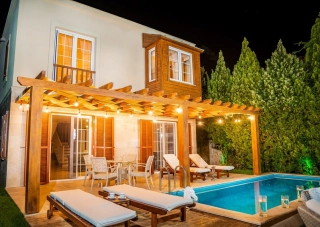 Villa Marlin: Deniz Manzaralı Site İçinde Lüks Villa 