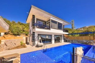 Villa Pilot | Kalkan Sarıbelen’de Korunaklı, Jakuzili 2+1 Lüks Villa