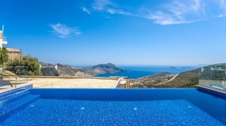 Villa Merit Natural | Kalkan Akbel’de Jakuzili, Deniz Manzaralı 