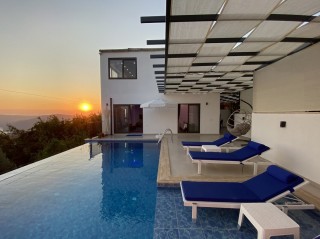 Villa Zeytin Sarnıç – Kalkan Kördere’de Korunaklı Havuzlu Muhafazakâr 