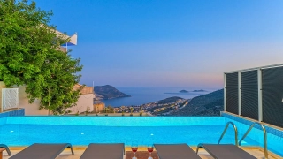 Villa Merit Crystal | Kalkan Akbel’de Panoramik Deniz Manzaralı