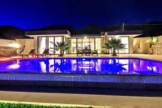 Villa Nil Sarıbelen – Kalkan’da Doğayla Baş Başa, Jakuzili Muhafazakar