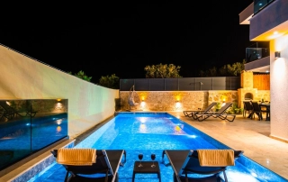 Villa Savoye | Kalkan Ordu’da Jakuzili, Muhafazakar & Doğa İçinde