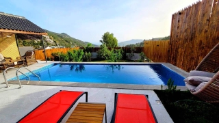 Villa Fati – İslamlar’da Korunaklı, Jakuzili Balayı Bungalovu