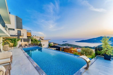 Villa July