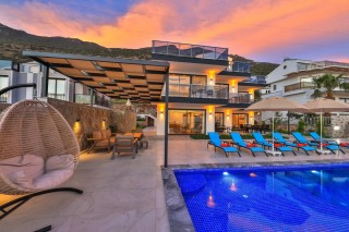Villa July - Kalkan Kızıltaş’ta Lüks ve Eşsiz Manzaralı Tatil