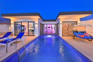 Villa Lavantin – Doğa İçinde Jakuzili, Özel Havuzlu Balayı Villası