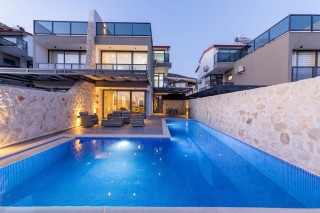 Villa Liya Kalamar – Kalkan’ın Doğa ve Deniz Manzaralı Lüks Kaçamağı