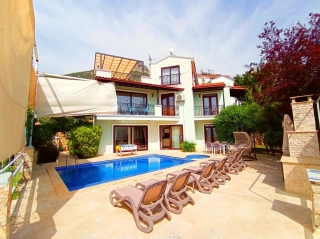 Villa Hazal: Korunaklı Havuzlu Deniz Manzaralı Lüks Tatil Villası