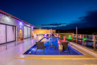 Villa Isında Konağı | Kaş Belenli’de Deniz Manzaralı Jakuzili 