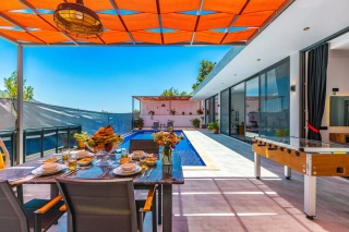 Villa Neon | Kalkan İslamlar’da Jakuzili, Korunaklı, Doğa Manzaralı