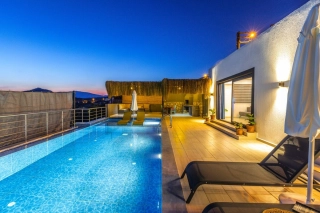 Villa Lambuka | Kalkan Ulugöl’de Doğa Manzaralı, Jakuzili Villa