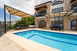 Villa Meltem – Kalkan Kızıltaş’ta Deniz Manzaralı Taş Villa