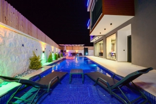 Villa Demirs | Kaş Ağullu’da Korunaklı, Jakuzili ve Çocuk Havuzlu 