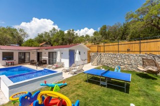Villa Boğaziçi – Kalkan Sarıbelen’de Doğa İçinde Korunaklı Villa