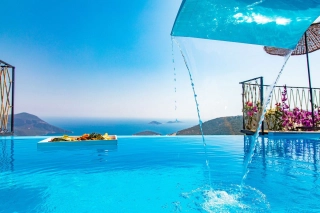 Villa Tiny Mia | Kalkan Akbel’de Korunaklı, Doğa ve Deniz Manzaralı 