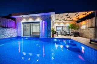 Villa Ege Ordu – Kalkan Kördere’de Özel, Romantik ve Korunaklı Balayı 