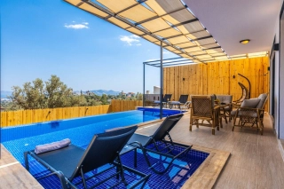 Villa Albedo: Kaş’ta Deniz ve Doğa Manzaralı Korunaklı Tatil Villası