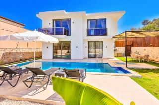 Villa Luvi – Patara’da Muhafazakâr, Jakuzili ve Korunaklı Havuzlu 