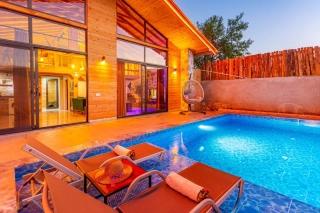 Villa Lofts – Sarıbelen’de Korunaklı, Jakuzili Loft Balayı Villası